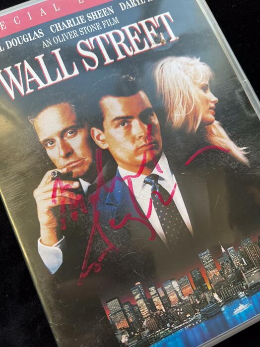 DVD-диск «Уолл-стрит» с автографом Майкла Дугласа